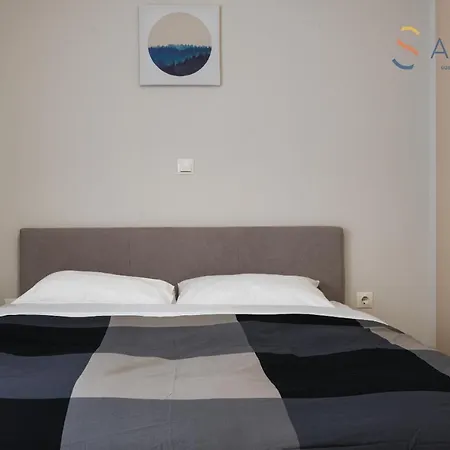 Elise Airport By Airstay Apartment